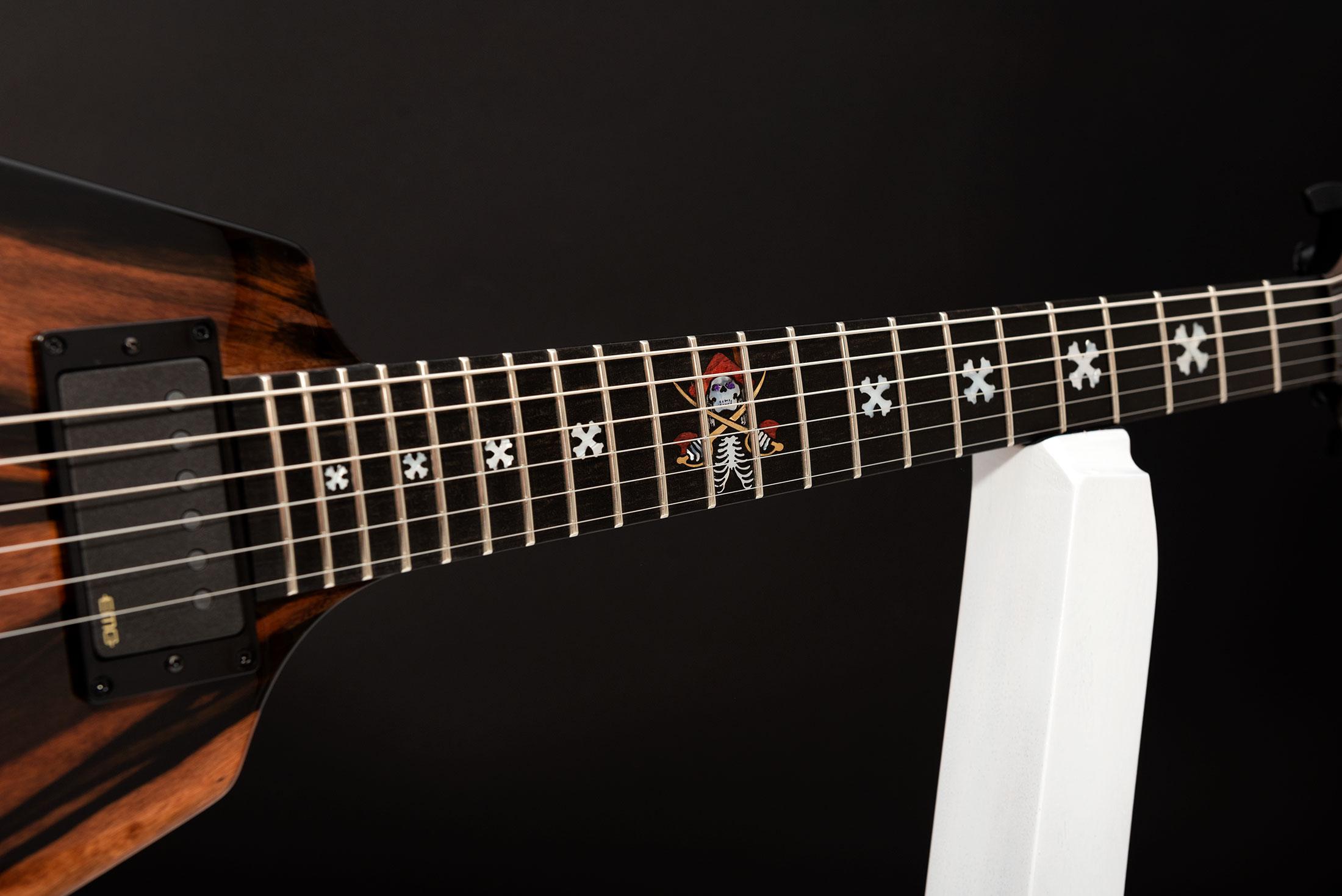 This is a custom guitar, built by a well-known luthier, Augustin Cristian Apostol (@ Avatar2100). Her name is The Serpent.