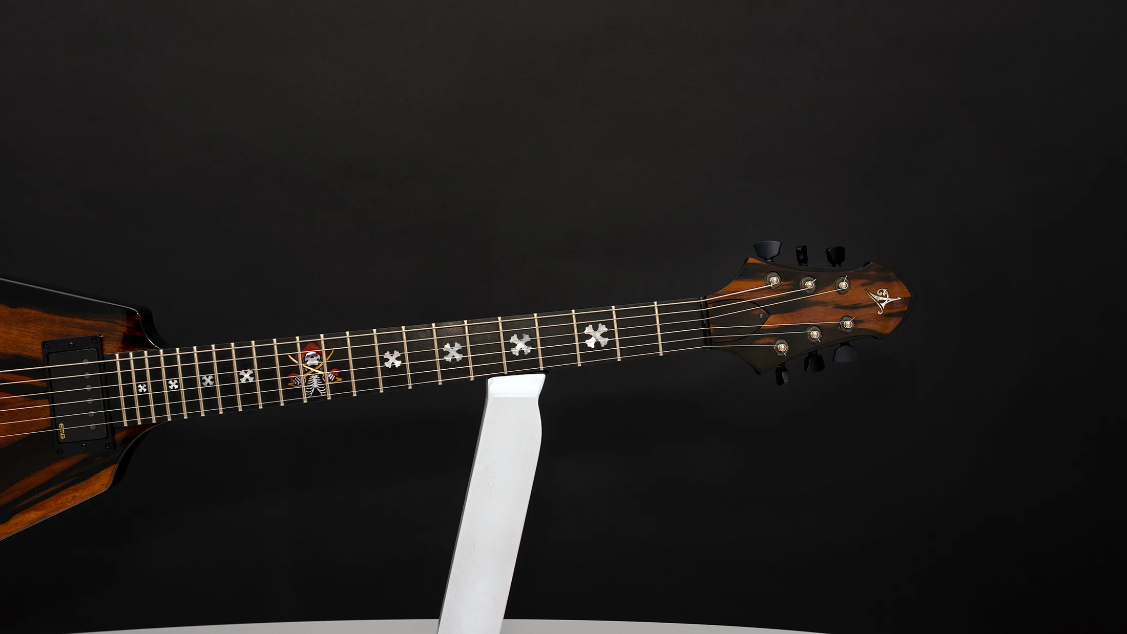 This is a custom guitar, built by a well-known luthier, Augustin Cristian Apostol (@ Avatar2100). Her name is The Serpent.