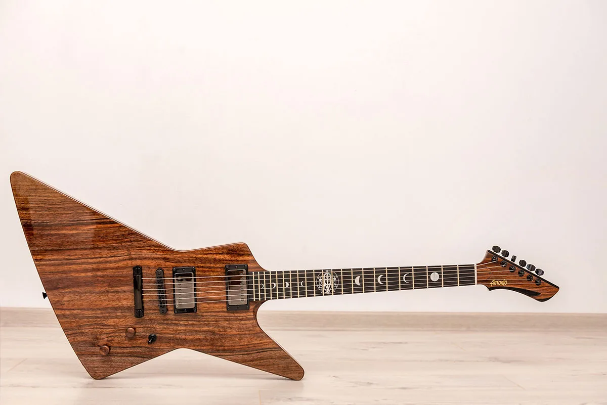 The Moon - Built by Augustin Cristian Apostol from antonioguitars.ro
