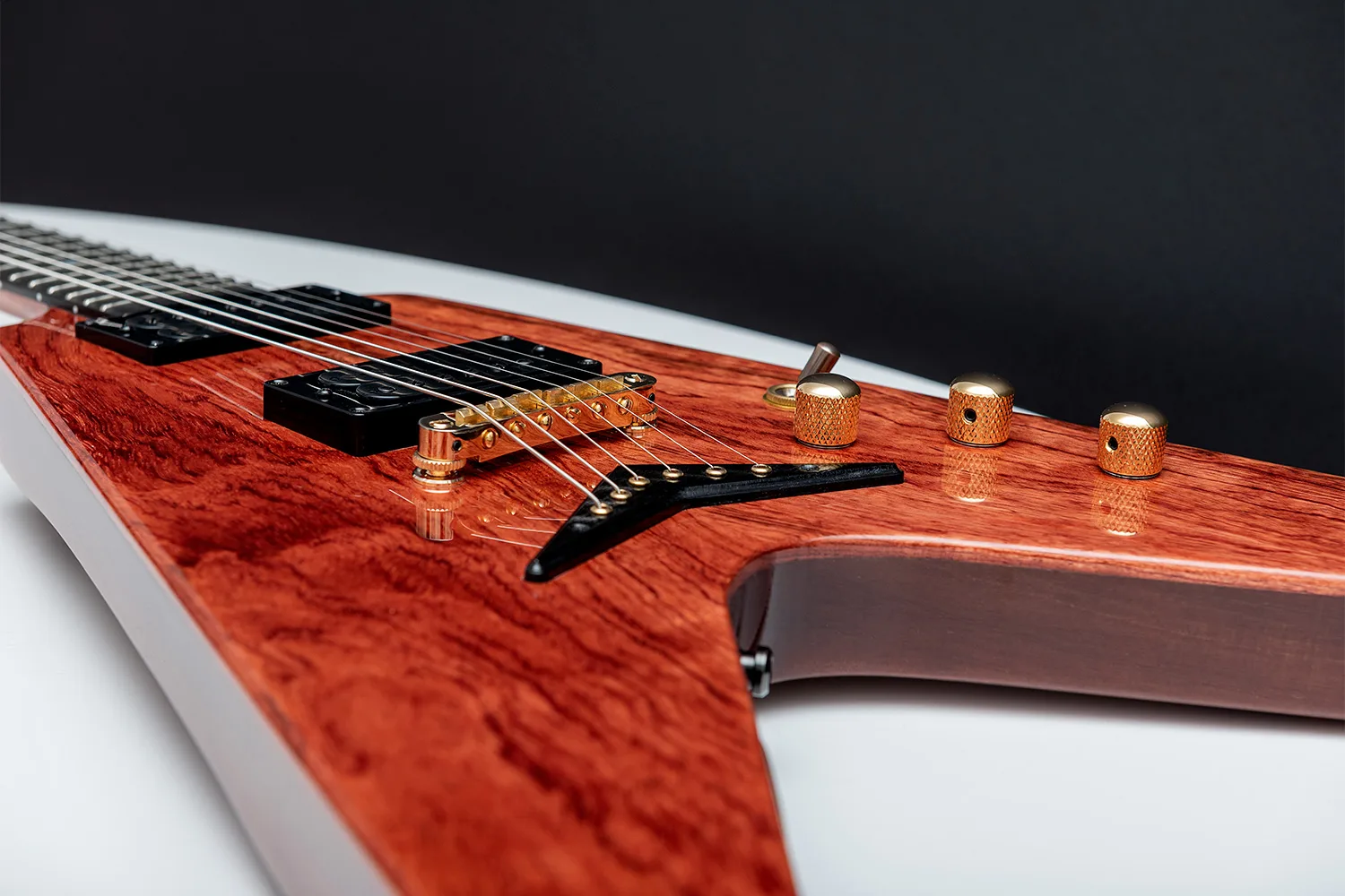 Yggdrasil_Kai_Hansen_Flying_V_006