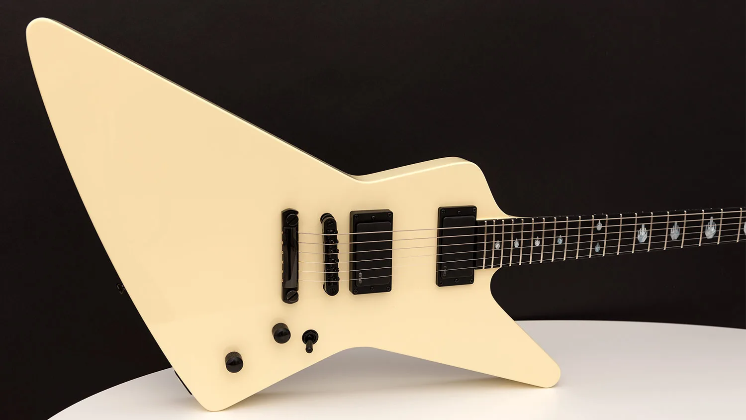 This guitar was built by Augustin Cristian Apostol a luthier with over 15 years of experience, specializing in custom guitars.